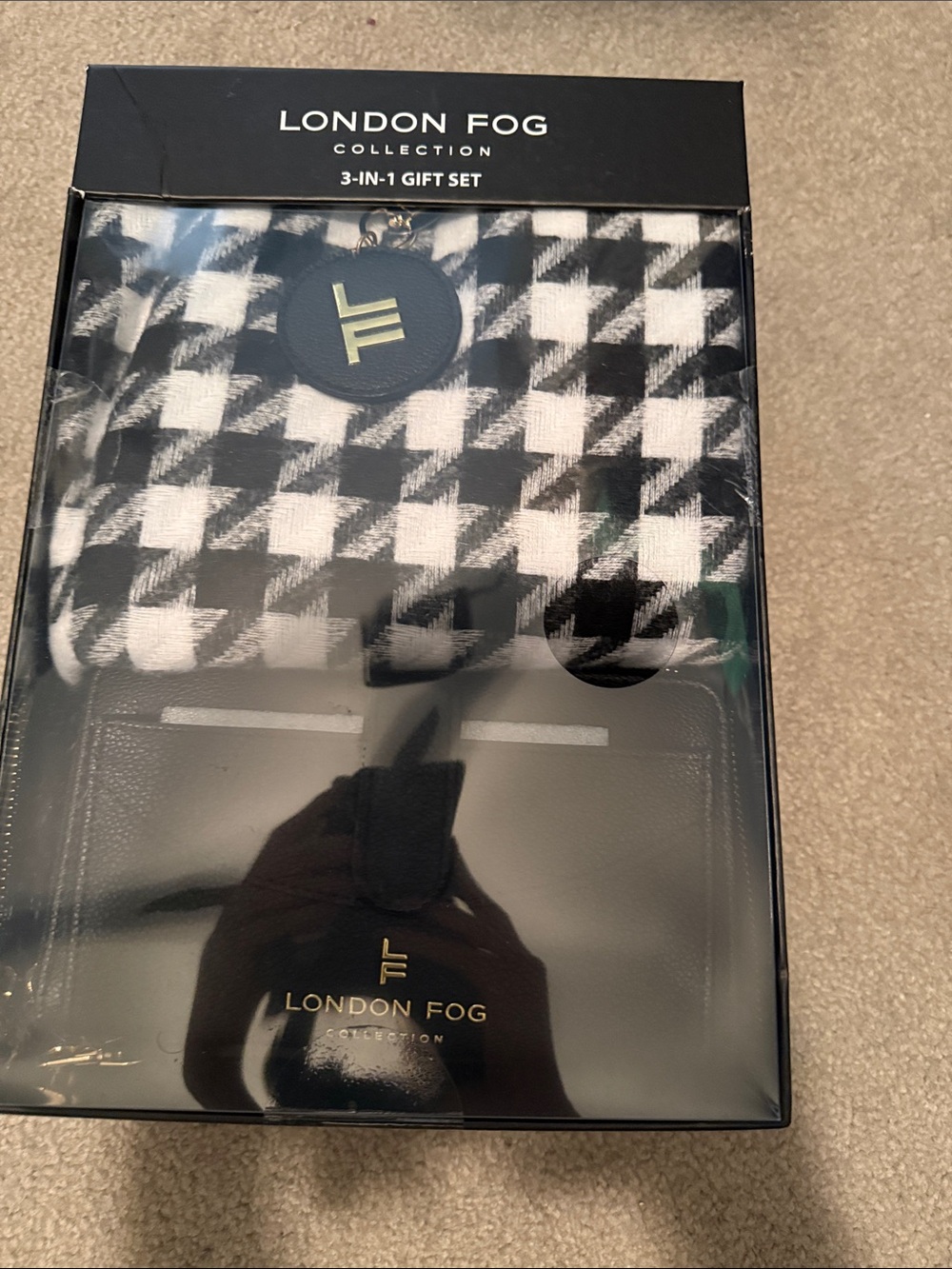 London Fog Black and White Houndstooth Gift Set